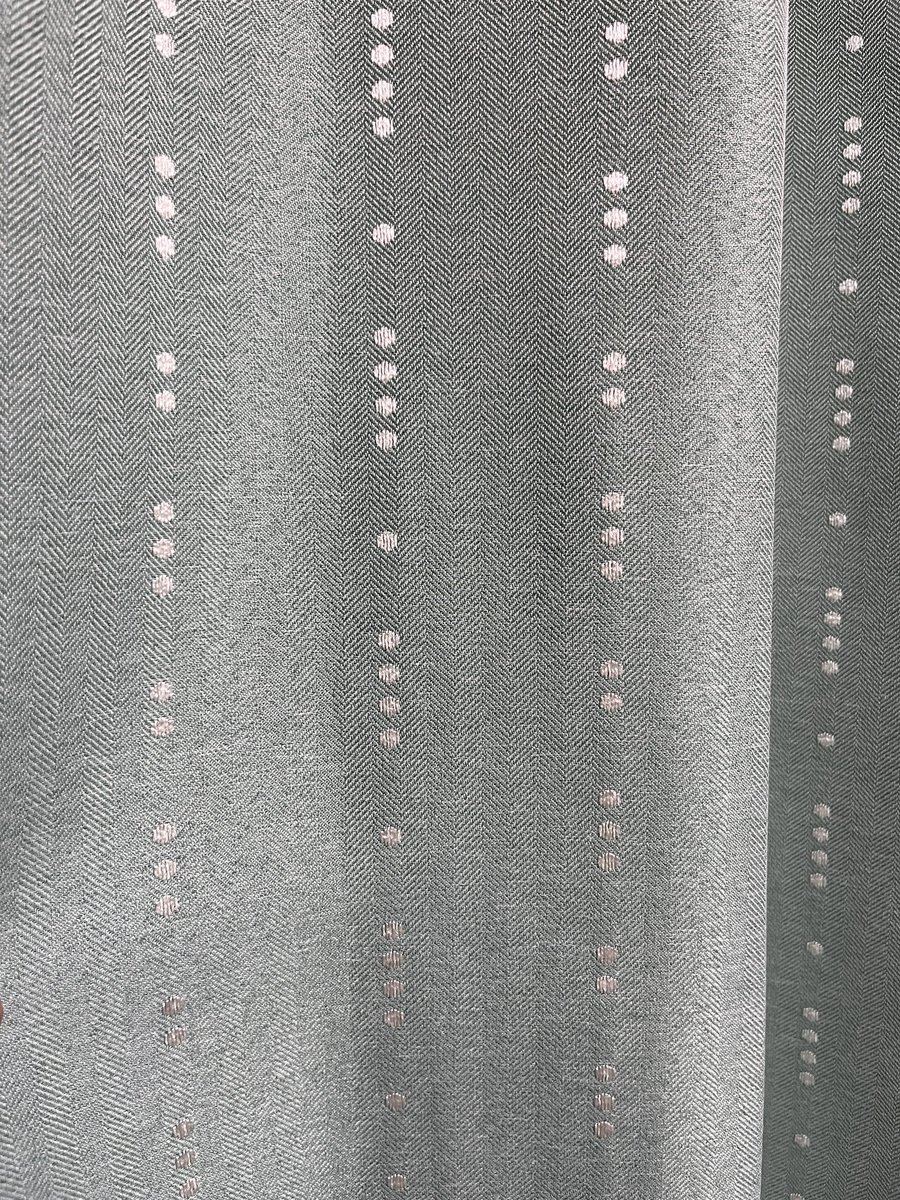 良い感じのカーテンを買ってきてご満悦なんですけど

母に「モールス信号みたい」と言われてからそれにしか見えなくなりました()

EHEHEH…
SISISI…

なんだよEHって…電界磁界かよ
最高じゃん