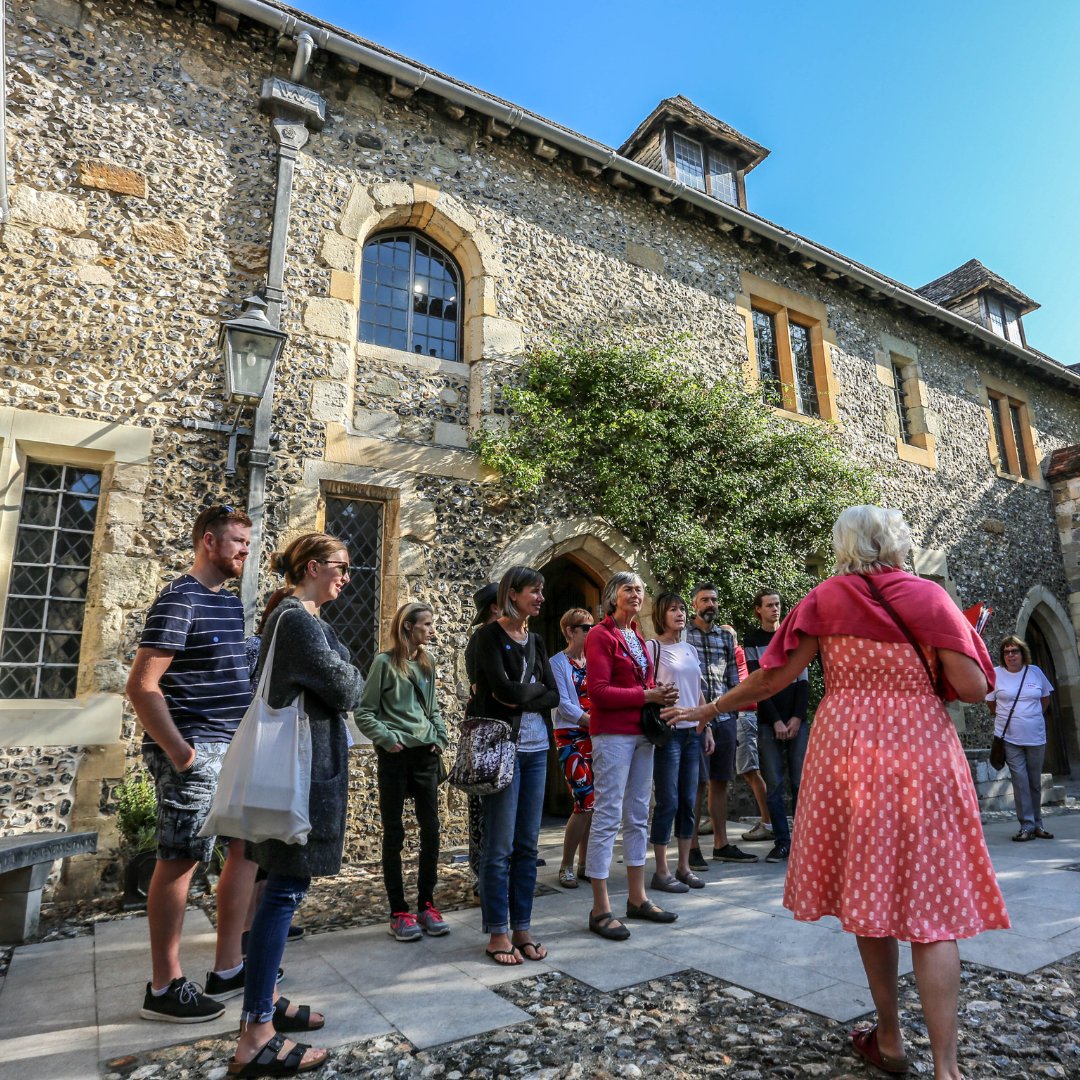 Love history and architecture? Then why not visit @WinCollHeritage this bank holiday weekend and join one of their guided tours. College tours run daily at 14.15 and 15.30, focusing on the school's history and medieval architecture.  Find out more: winchestercollege.org/visit-us/guide…