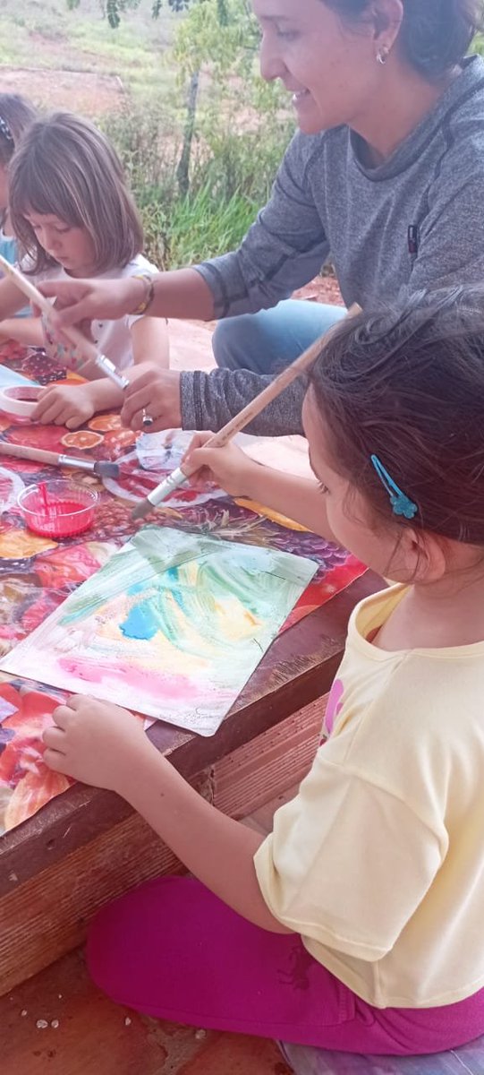 Children learning the colors of their world... while connecting with the artist each has within. #RegenerateBarichara