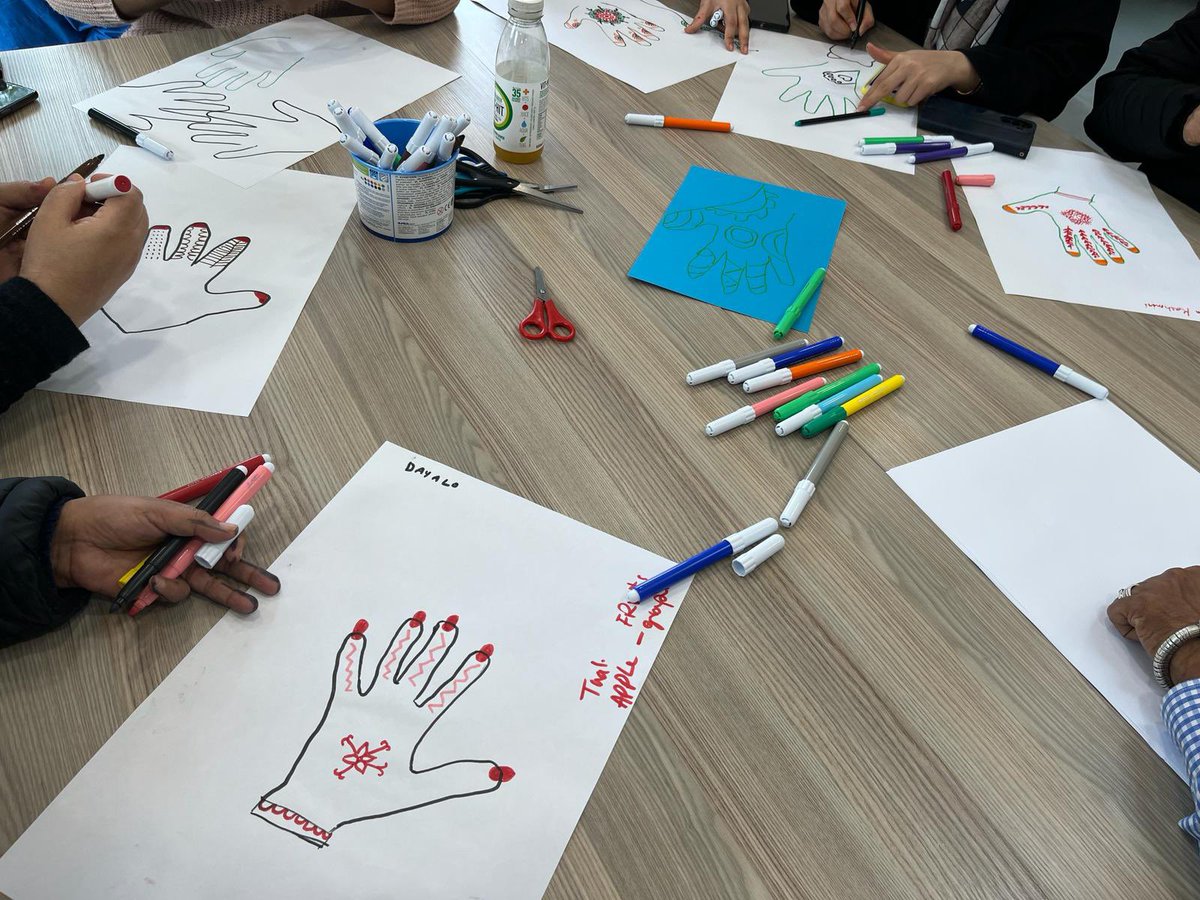 Today, Lambeth sanctuary seekers at St Stephen Children’s Centre experienced the transformative power of art with Ray from SIA. 🎨 Thanks to Better Start North, the stimulating workshop nurtured wellbeing through creativity, boosting wellbeing. #ArtForWellbeing #CommunitySupport