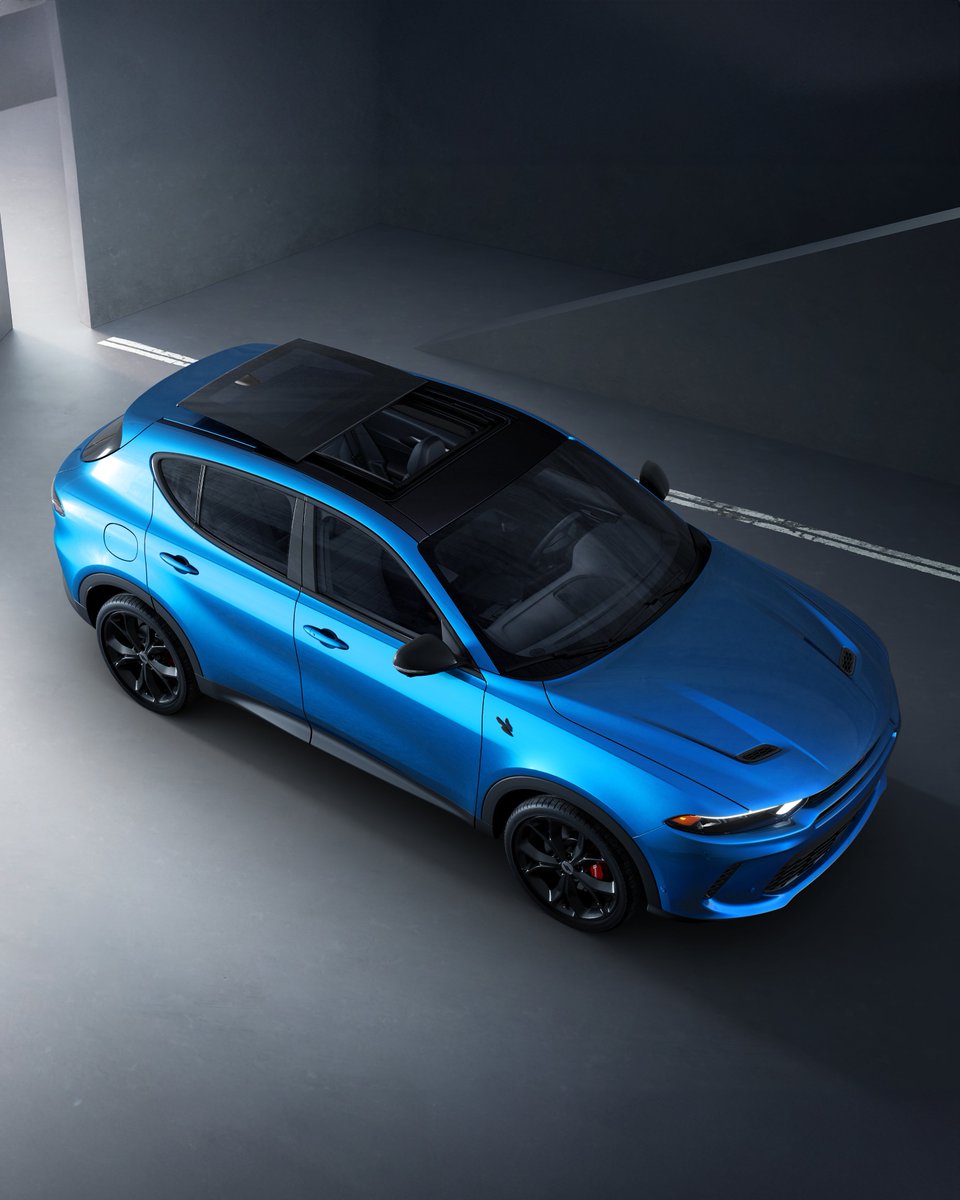 How do you blue? The @DodgeOfficial Hornet in stunning Blu Bayou turns heads from every direction. What color do you love seeing on the Dodge Hornet? Let us know in the comments and learn more about this beauty at Dodge.com. #Dodge #DodgeHornet