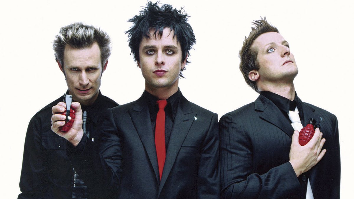 #MorningAlarm 

'Welcome to a new kind of tension
All across the alienation
Where everything isn't meant to be okay
Television dreams of tomorrow
We're not the ones who're meant to follow
For that's enough to argue'

#AmericanIdiot

(@GreenDay 2004) ~ #LikeALyric  😉