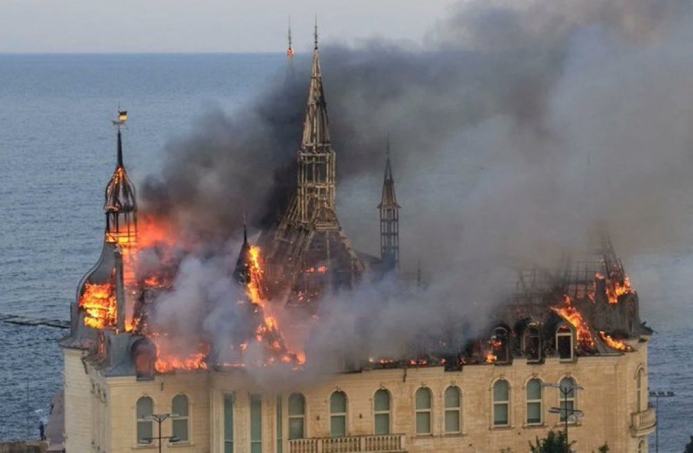 Rusya, Ukrayna'daki Harry Potter Kalesi'ni bombaladı.