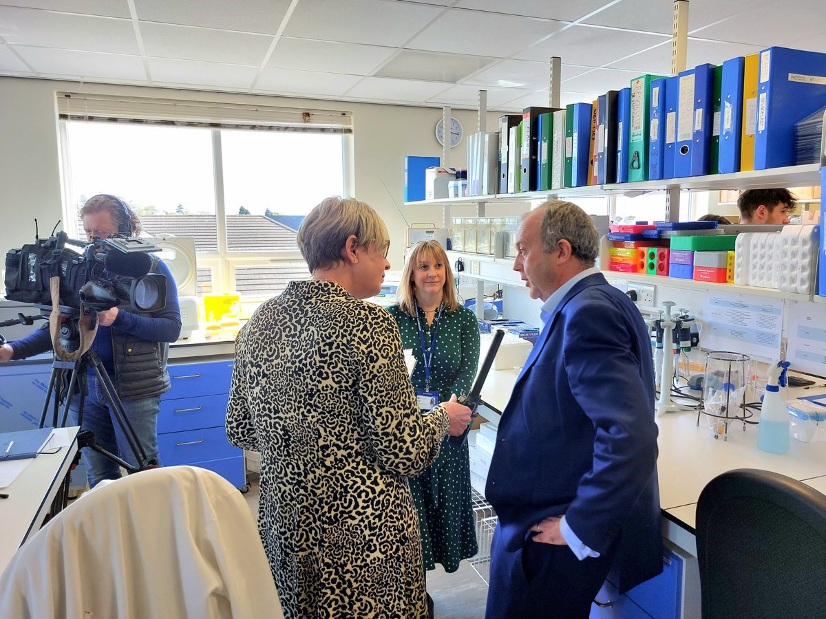 Tune in to @bbcemt at 6.30pm to find out about the pioneering #LongCovid research being carried out here in #Leicester #CitizensOfChange I #PHOSPCOVID