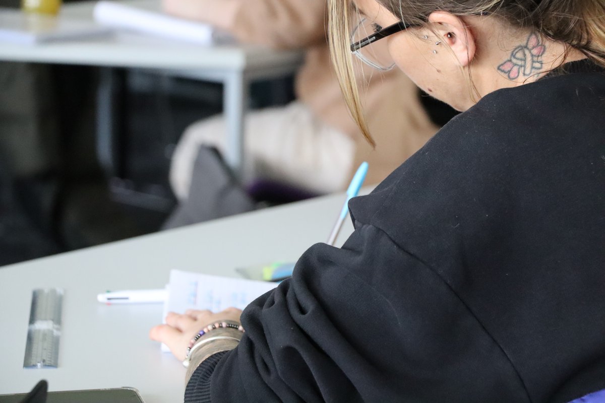 Our Mental Health and Wellbeing students welcomed Lowri Jones, Programme Manager from the @TTCWales campaign for a unique guest lecture. The Campaign is funded by the Welsh Government, in partnership with Welsh mental health charities, Mind Cymru and Adferiad Recovery.