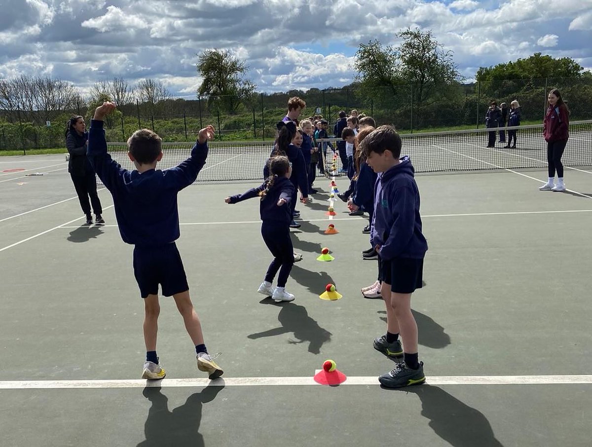 Thank you to @HorburyBridgeAc and @WestBrettonJIPE for attending our Tennis Skills Festival. Shout out to @horbury_academy Sports Leaders for bringing the energy and helping the Y3 students develop their tennis skills 🎾🏃🏽‍♀️⚡️