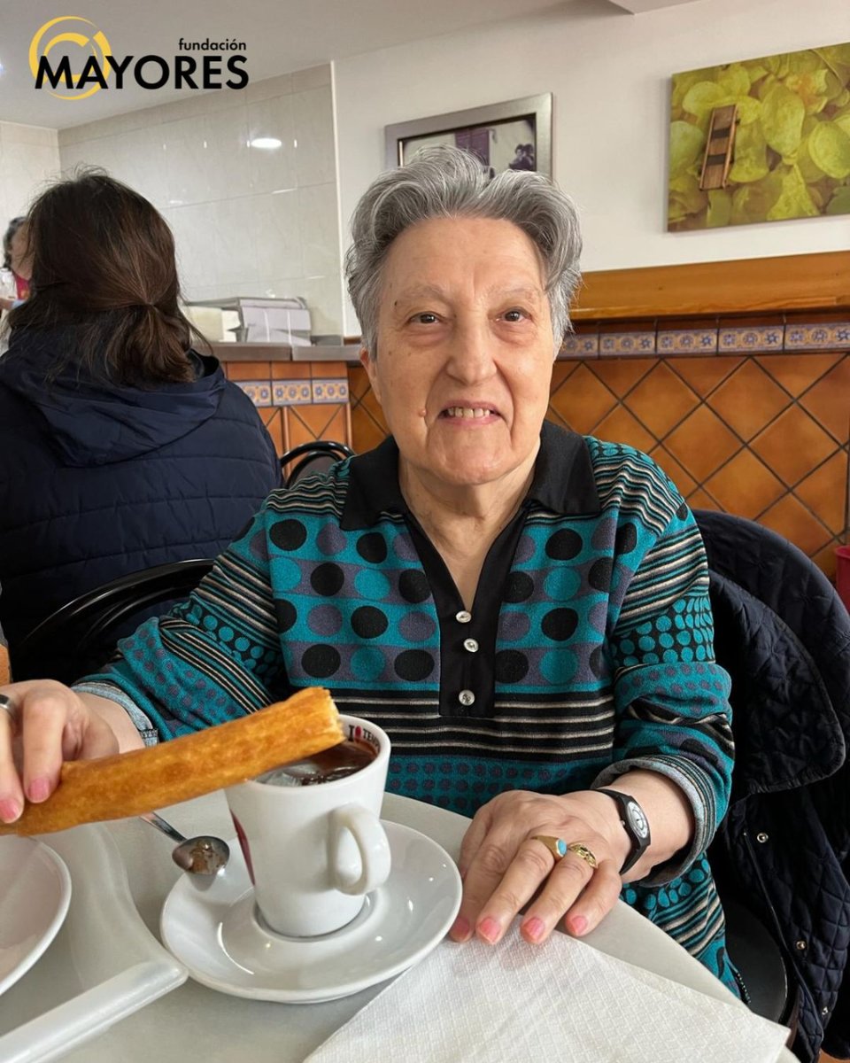 Teresa Basildo es una de las #PersonasMayores que apoyamos en Fundación Mayores.
¡Es de #Manzanares y ya es tradición ir a tomar un chocolate con churros cada vez que vamos a visitarla!