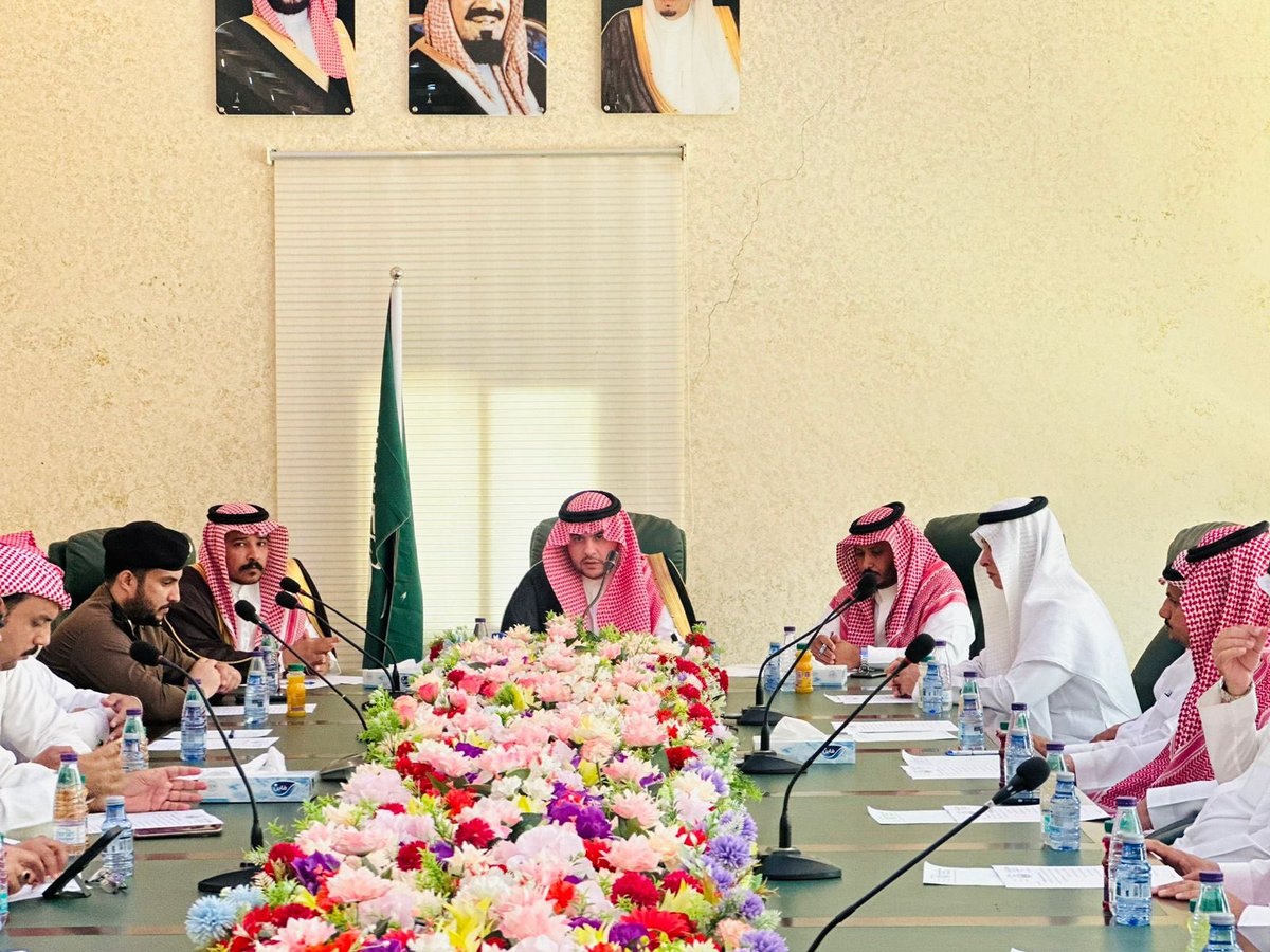 Alraithgov's tweet photo. محافظ #الريث  إبراهيم بن هادي الشعبي يترأس اجتماع المجلس المحلي في دورته الثانية للعام 1445 هـ - 1446 هـ لمناقشة الموضوعات المدرجة على جدول أعمال الجلسة ويبحث احتياجات المحافظة من المشاريع التنموية. https://t.co/9RFneZdbgO