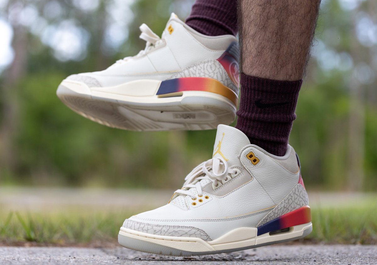 Today’s #kotd for the last day of my birthday month is one of the best IIIs to release last year, the 2023 Air Jordan III x JBalvin Medellín Sunset.

#jbalvin #nike #nikeair #jumpman #airjordan #jordan #sneaker #sneakerhead #sneakers #SnkrsLiveHeatingUp #snkrskickcheck #canon