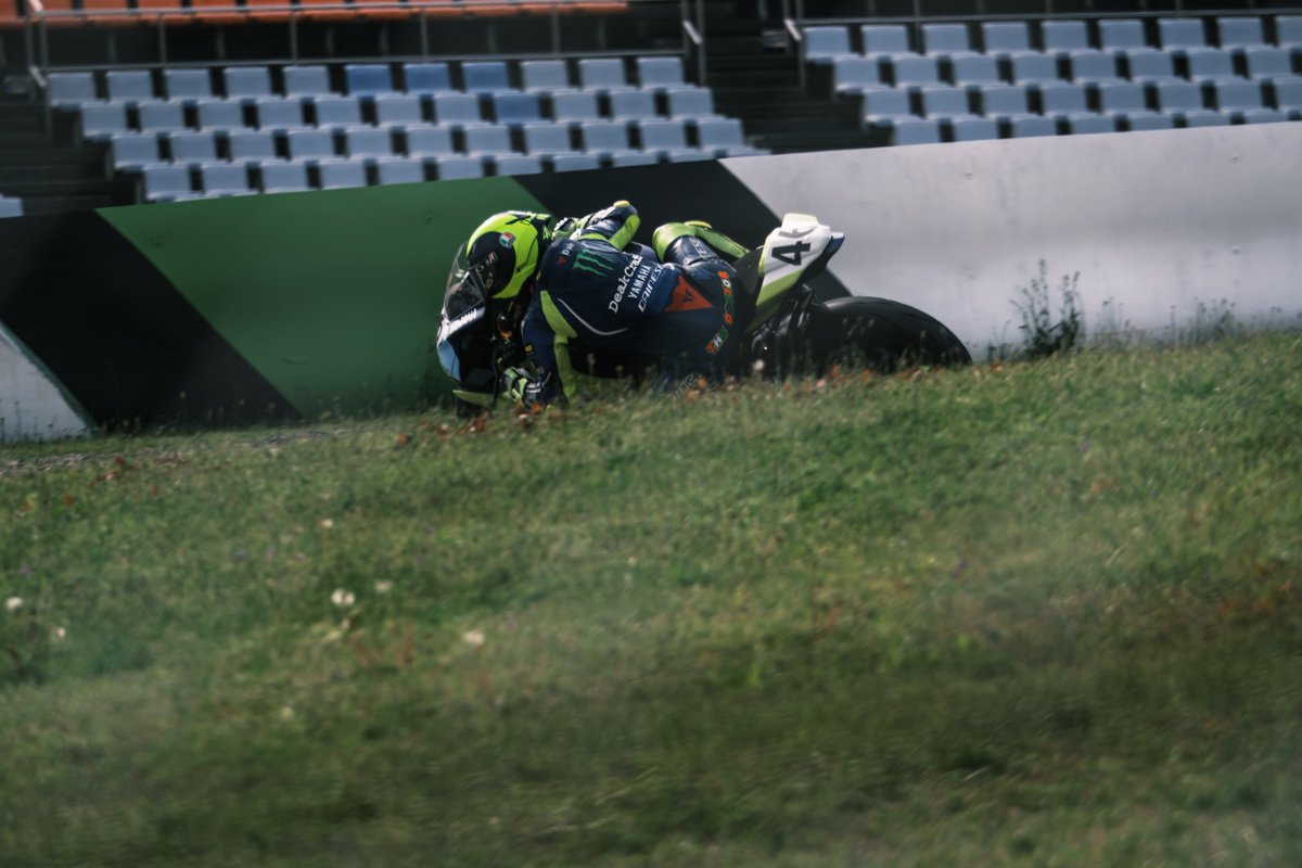 VR46_YZRM1 tweet picture