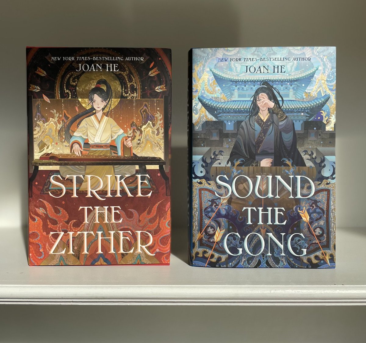 SOUND THE GONG is out today, concluding my reimagining of the epic and brutal war classic that is 三国演义, and I cannot think of a story that I would have wanted to tell across 700pgs more (thread)

joanhewrites.com/stg