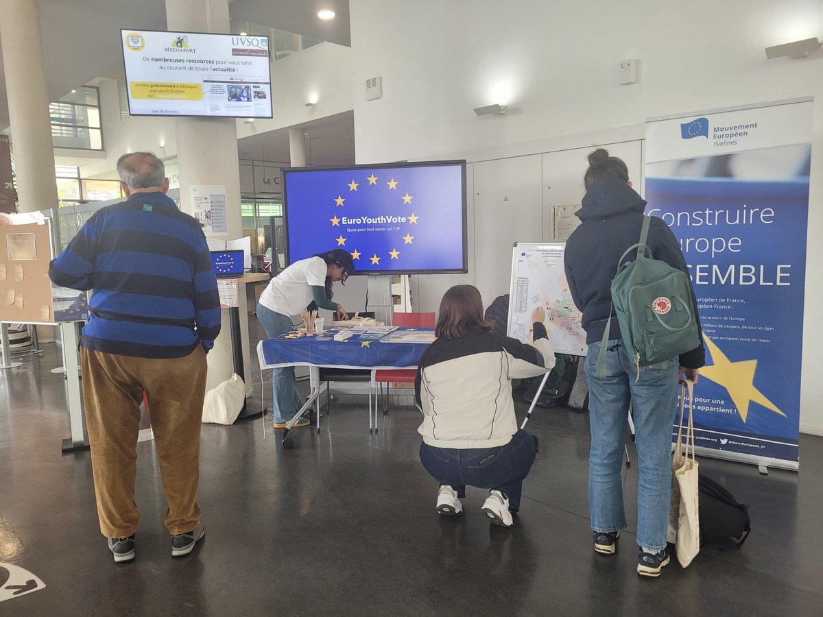 eva_cornalba's tweet photo. Le @MouvementEuro78 participe à European Break de https://t.co/gCNXFX5zhB , un projet de 5 étudiants en droit international de l'université VSQL pour sensibiliser les #jeunes aux questions 🇪🇺 et à #EE2024.  RDV sur leur site. Le projet rencontré un vif succès.  @europepourdebon https://t.co/aWfE6QwWYl