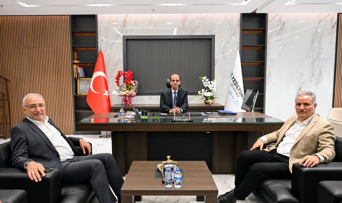 27. Dönem AK Parti Malatya Milletvekillerimiz Ahmet Çakır ve Hakan Kahtalı'yı belediyemizde ağırladık. Ziyaretlerinden dolayı teşekkür ediyorum.