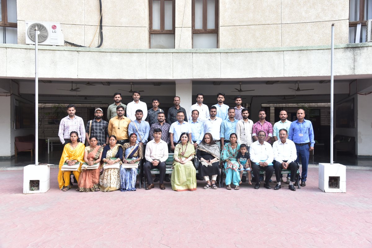 26 master trainers from Van Dhan Vikas Kendras of Chhattisgarh, Madhya Pradesh and Uttarakhand were certified under JANMAN project at NIESBUD, Noida. 

#SkillIndia #skills4all #NIESBUD #empowerment4tribalcommunities #AtmanirbharBharat #kushalbharatviksitbharat #entrepreneurship