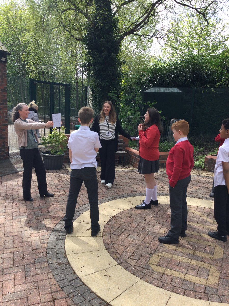 Our Yr6 Lunchtime KFC group were doing some fantastic drama work with Lucy and Alison today. They were even able to make the most of the improving weather and use our Millenium garden. Great work guys. #StSavRE @PlacesProject