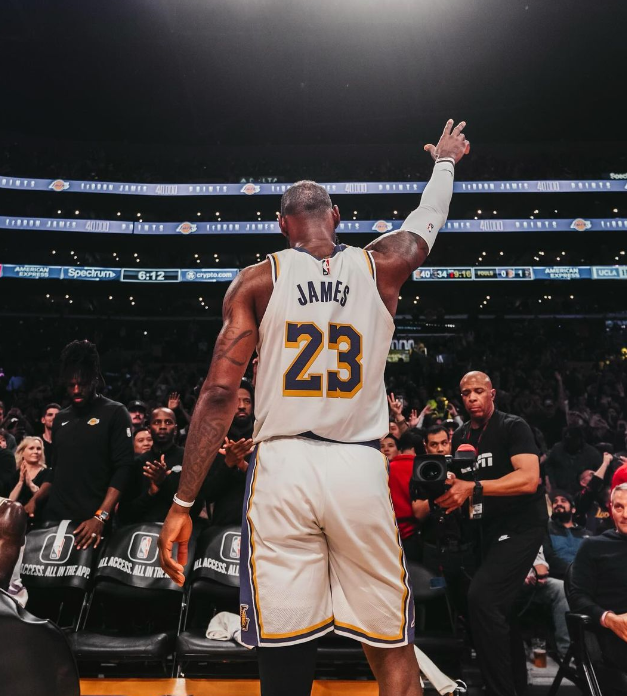 .@Lakers +6.5 ✅ LeBron is now 17-11 ATS in elimination games. Good players win, GOATs cover 🤑