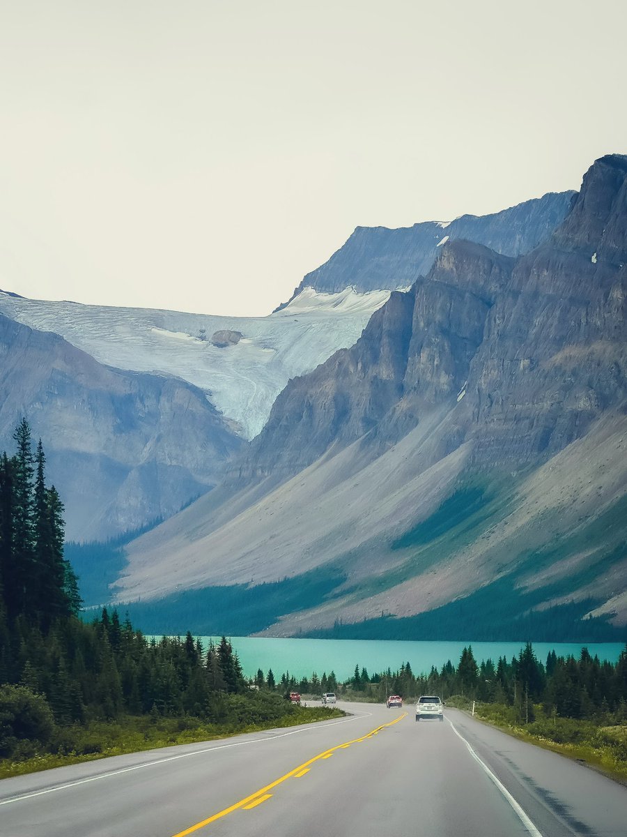 Last day of April and it’s snowing. I’m going to pull a Justin Timberlake “it’s gonna be May”.😄 Well, snow tires are still on. Happy Tuesday guys! Soon this view will come…