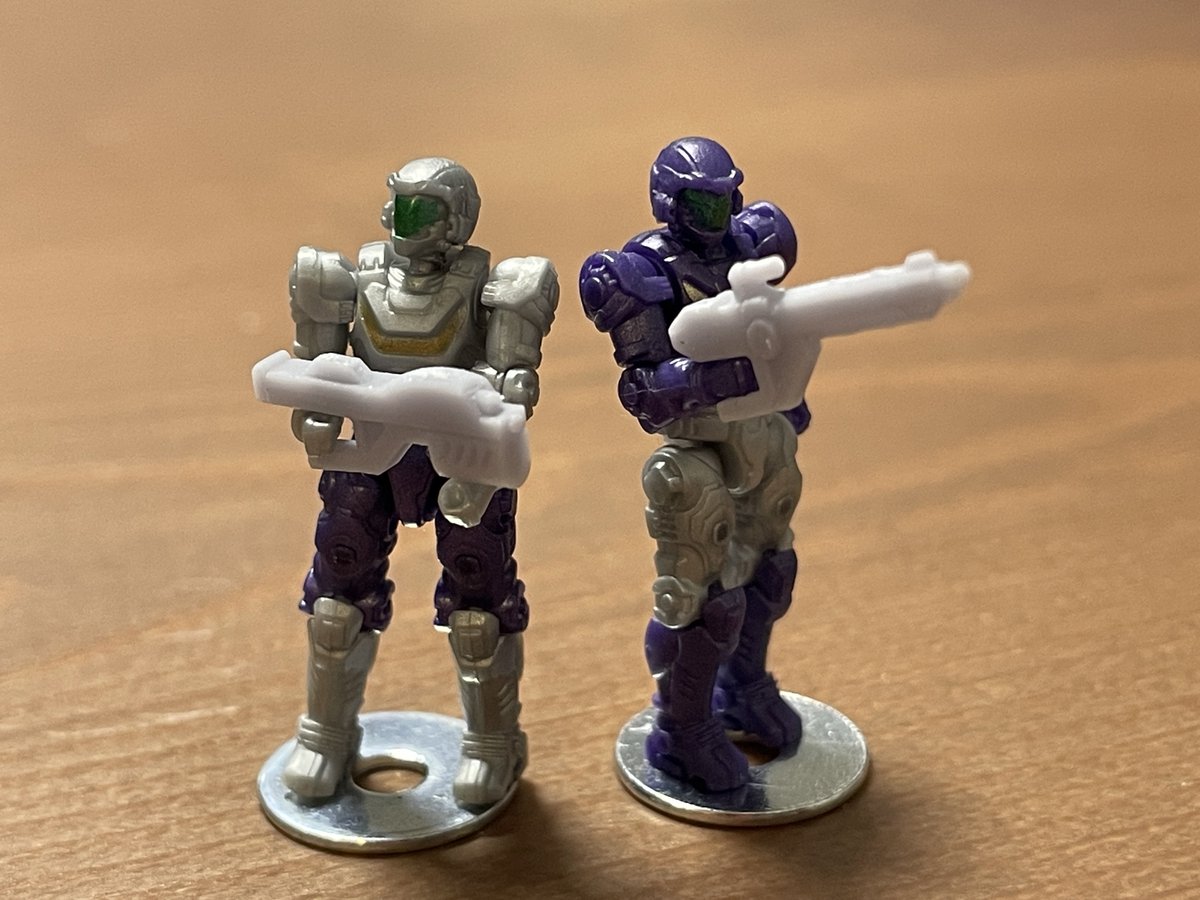 omochanooimoya's tweet photo. おいもやで販売中の
FORGE FACTORY(@FORGE_FACTORY )様制作のアイテムを紹介。
FF-DA01A
FF-DA01B
この２種はダイアクロン隊員用武器になります。
イメージイラスト等で当然の様に武器を持っている隊員。
武器持ち隊員でイマジネーションを膨らませよう。
#おもちゃのおいもや 
#FORGEFACTORY https://t.co/CHxb5LfnpM