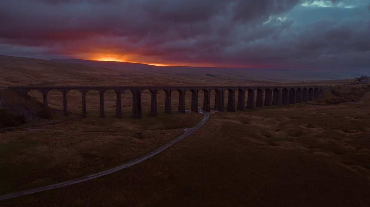 Ribblehead drone views 

@objktcom 

objkt.com/tokens/KT1UzyQ…

#TEZOSTUESDAY #TezosArtworks