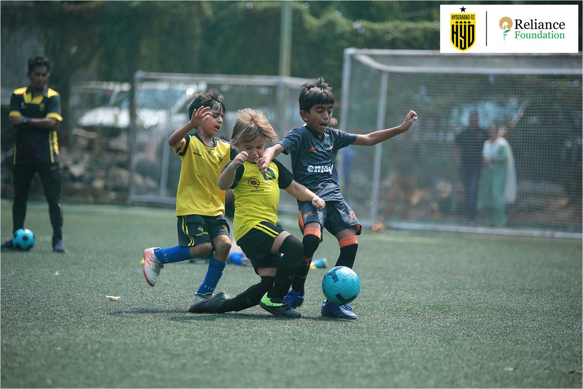 🤩 The HFC Soccer Schools, in action at the Blue Clubs League! HFC Grassroots & Youth Development Partner: @ril_foundation. #TheNawabs 💛🖤