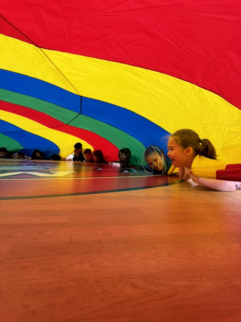 The parachute is always a fan favorite🤩 #empowerD95 #maywhitney #elementarype