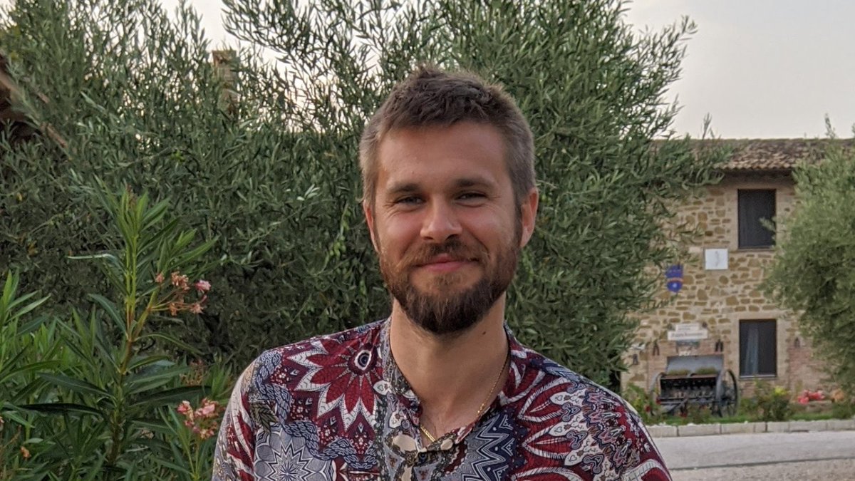 Congratulations to @Dmichiel1 who has been awarded the @BritBiophysSoc Louise Jonson Early Career Award for outstanding contributions in the field of #biophysics. ➡️edin.ac/4aRez14