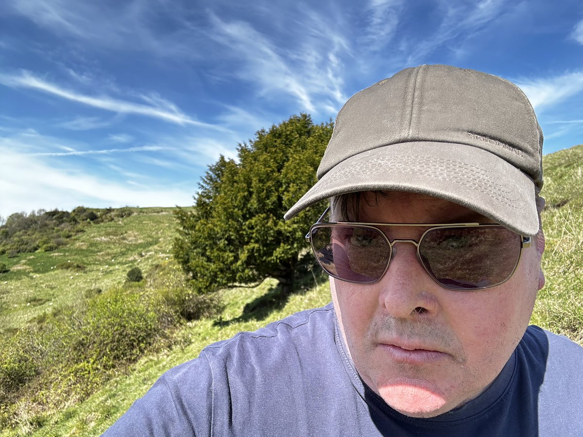 Filming for my new “Hills and Hillforts” channel at Beacon Hill in Hampshire. What an amazing day, has summer arrived early?