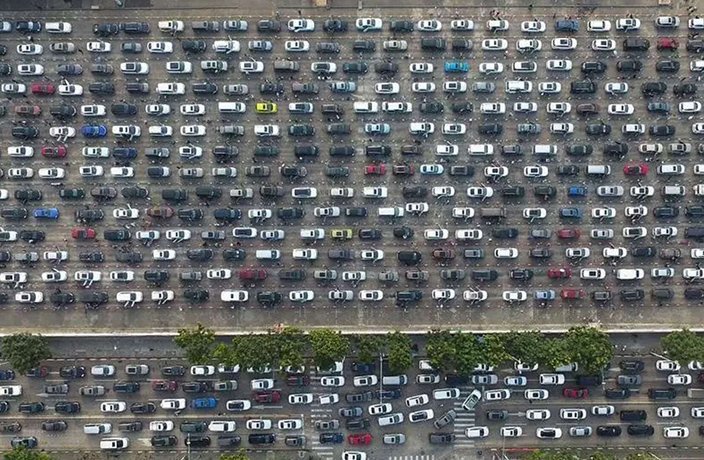 'We assume that car use is an incompressible liquid that must be routed somewhere. But it’s more like a gas that fills whatever space it is given.” —Ian Lockwood, transport planner.