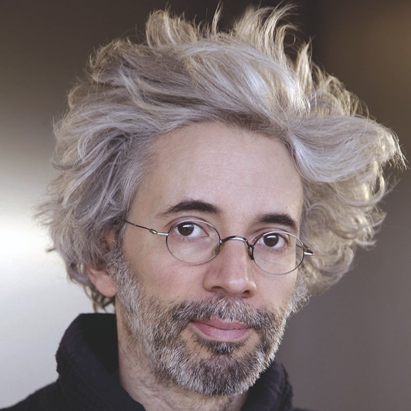 El 16 de mayo en #eltercerpisoproteo de <a href="/LibreriaProteo/">Librería Proteo</a> presentamos la deliciosa novela gráfica de Simon Hureau, El oasis, sobre cómo creó un vergel sostenible en el terreno abandonado de su casa. Una sesión donde traemos tres libros con jardín publicados por @Erratanaturae.