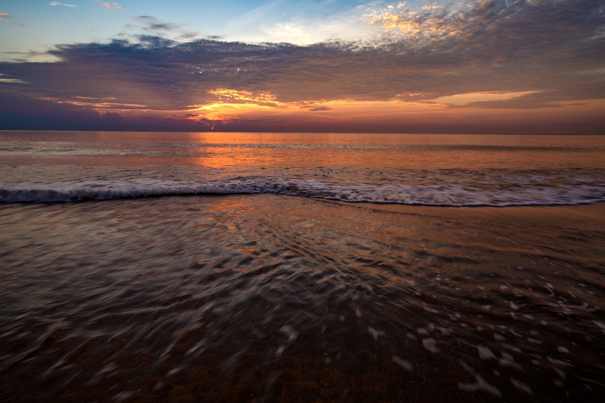 Good morning. 

Sunrise south Florida. 

#landscapephotography #roadTrip #sunrise