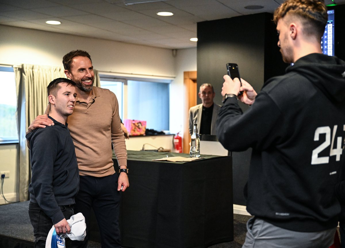 Gareth Southgate made a visit to @NUFC on Monday to take part in a fans' forum with members of our England Supporters Travel Club ahead of #EURO2024 👊