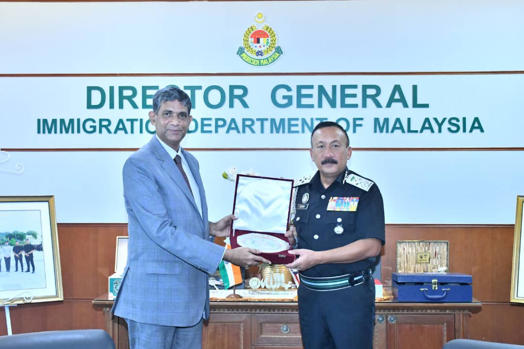 High Commissioner @BN_Reddy_8888 met with Dato' Ruslin bin Jusoh, Director General of Immigration Malaysia in Putrajaya. Discussed about joint efforts to improve welfare of Indian nationals visiting Malaysia and also the wellbeing of Indian nationals in detention camps.…