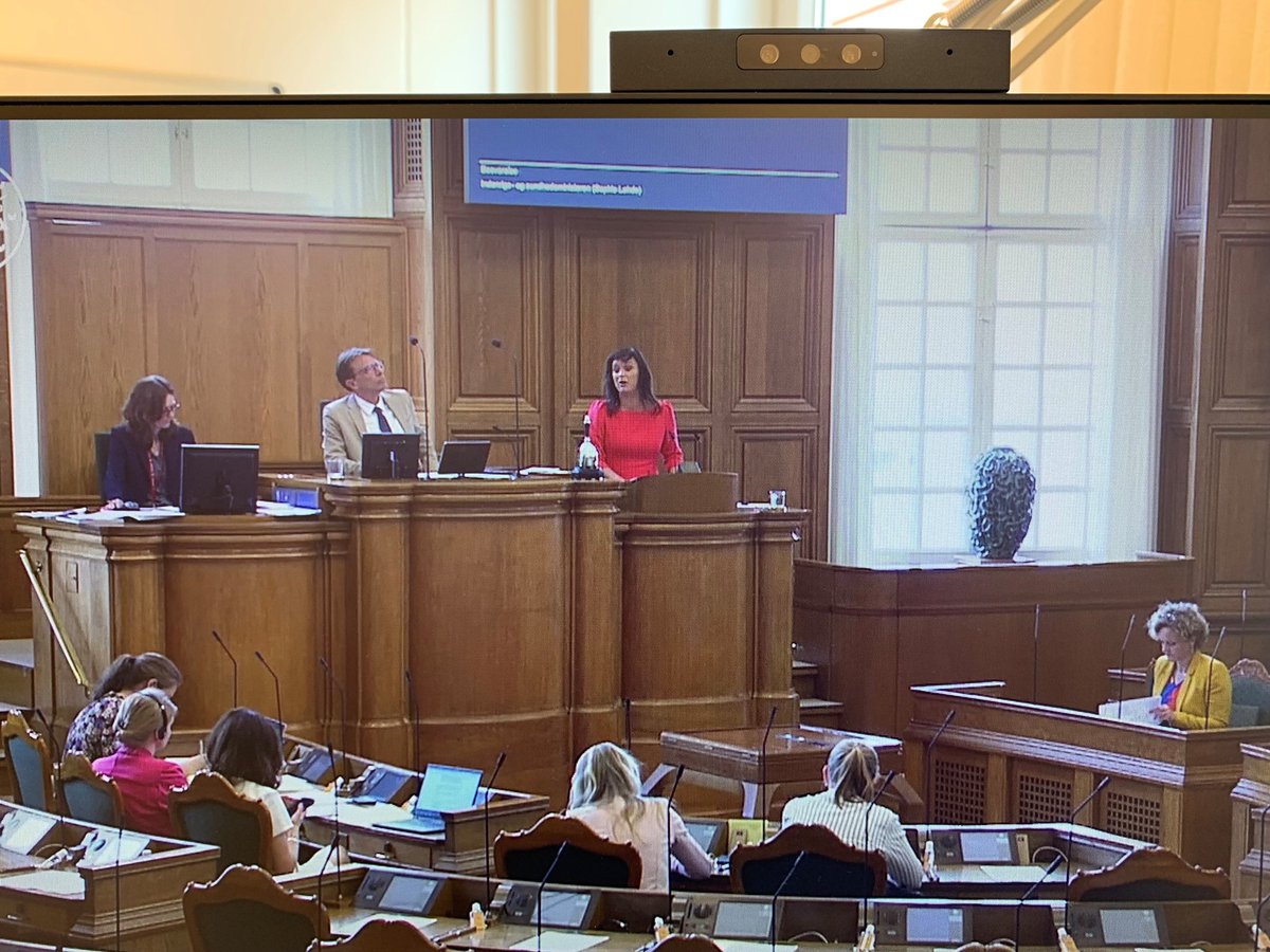 Vigtigt, at pårørendes rettigheder skrives ind i lovgivningen, så de ikke brænder ud 🙏
Derfor følger vi denne forespørgselsdebat i <a href="/folketinget/">Folketinget</a> nøje 👀
Læs mere om sagen her⬇️

ft.dk/samling/20231/…

#sundpol #dksund #pårørendeinitiativet