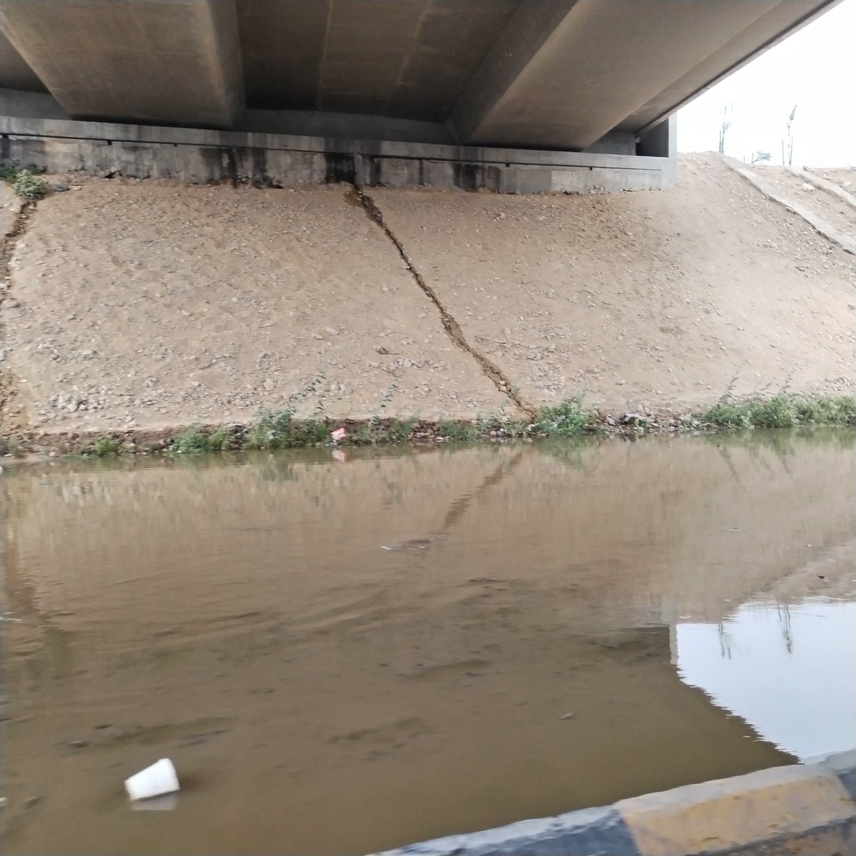 زحمات وطرق غرقانه