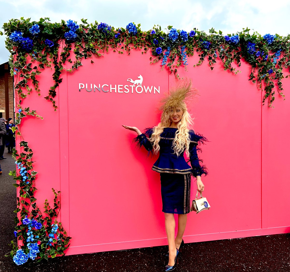 Happy Punchestown 🩷💃🏼🏇🕺🏻✨

Here’s to creamy pints, good craic & perfectly perfect punting & celebrating incredible horses & their people 🐎

#PunchestownFestival