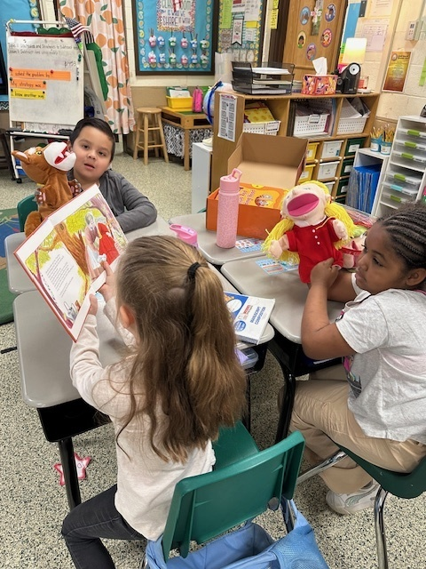 clevecityschool's tweet photo. โจ๐ First graders at Arnold Memorial Elementary are reimagining fairy tales with a STEM twist! Using the Design Thinking Map, they tackled character challenges, embracing setbacks and celebrating success! ๐ง ๐ก #STEMeducation #FairyTaleSTEM #ProblemSolvers ๐๐ https://t.co/6inp3xQ1VV