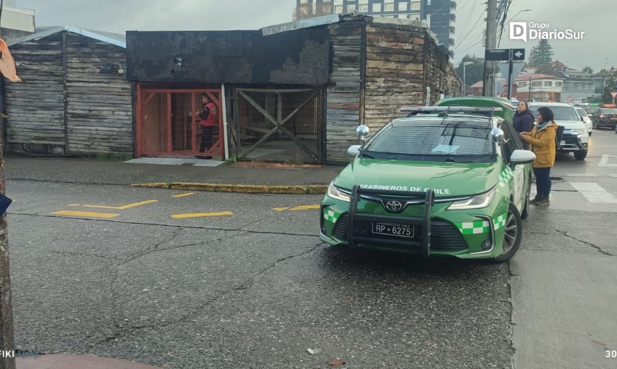 diariosur_rios's tweet photo. GOPE trabaja en centro de #Valdiviacl por supuesto artefacto sospechoso   https://t.co/NF5s7XBZVX https://t.co/l9BVZJxZ3Q