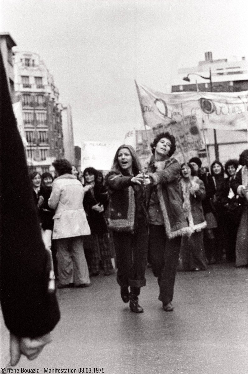 CentrePompidou's tweet photo. Jusqu'au 4 juillet, la @Bpi_Pompidou présente « Contre-chant : luttes collectives, films féministes » 🎬
Cette grande rétrospective de @cinedudoc revient sur près de 50 ans de création, parfois collective, toujours féministe.
Pour en savoir plus 👉https://t.co/Jaq96o0TvI https://t.co/QOneBSdpKT