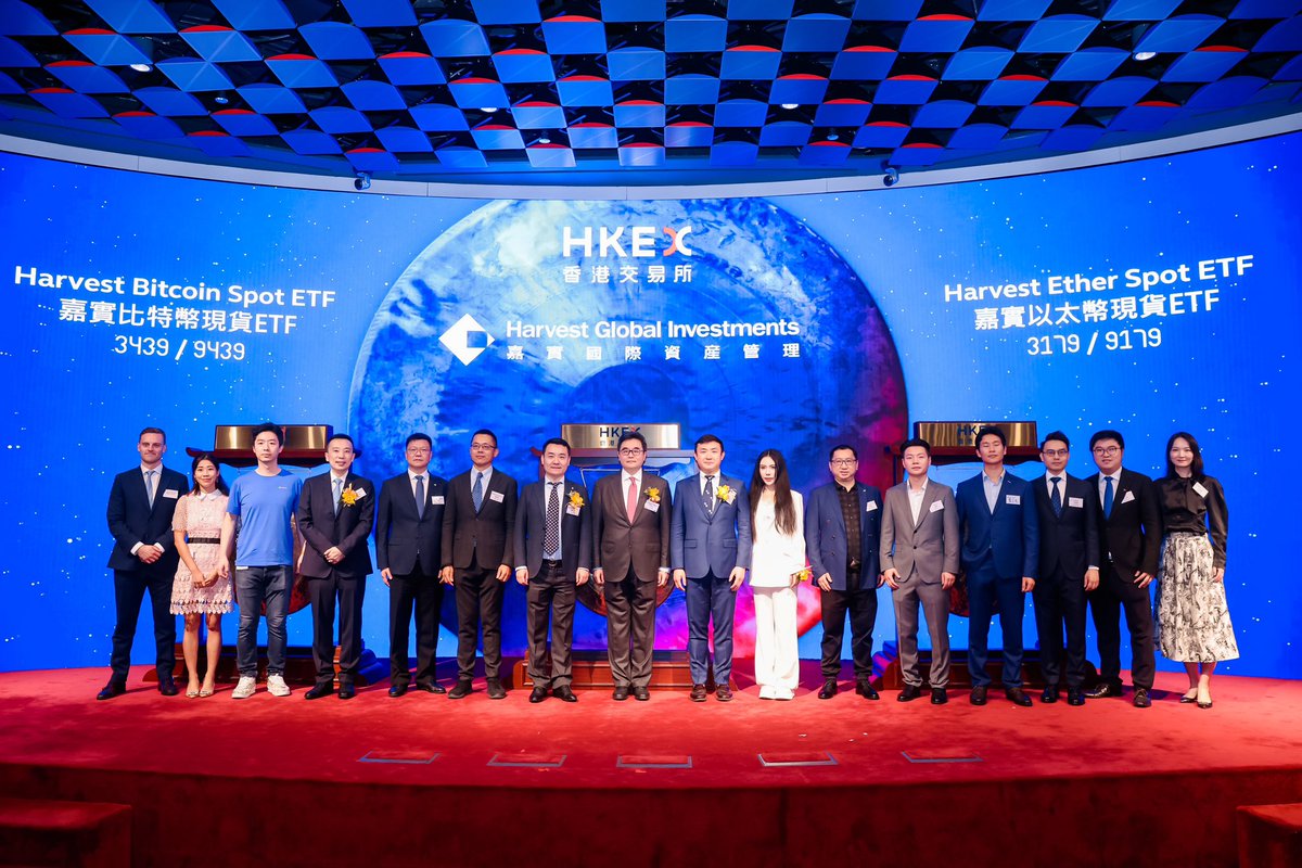 Flora Lou tweet media