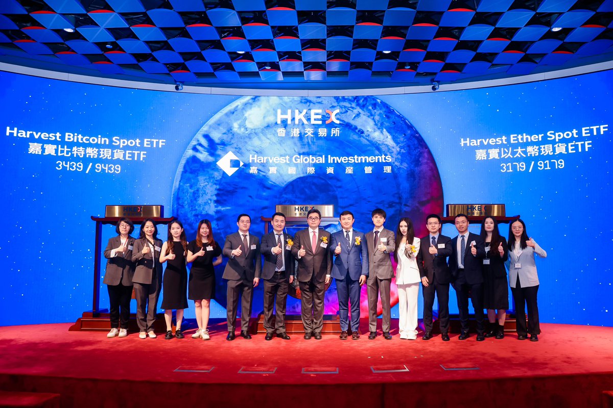 Flora Lou tweet media