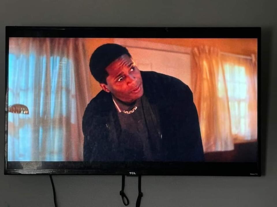 DJLouisP's tweet photo. Folks said he got One eye on Markeshia and one eye on his bm 😂 https://t.co/tLsVru1Nbo