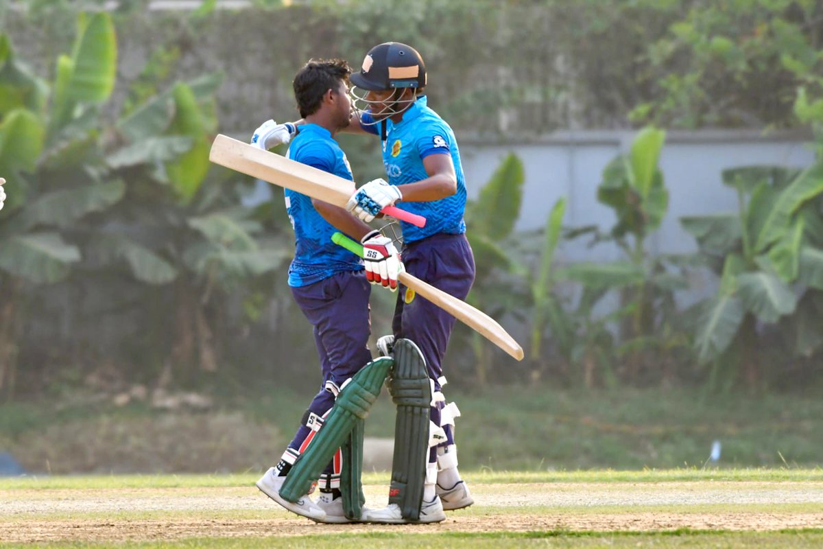 BCBtigers's tweet photo. Abahani Limited clinches the Dhaka Premier Division Cricket League 2023-24 championship with two matches to spare, securing their 23rd title in style.
#BCB | #Cricket | #DPDCL https://t.co/UfkDDYu6lS