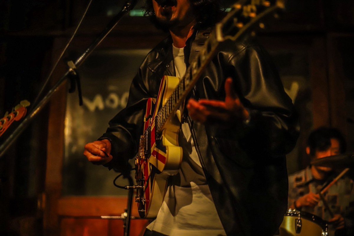 TheNancy0's tweet photo. 昨日ハポンにてNEW OCEANIAを目撃してくれたみんな！会場には来れなかったけど職場にて僕らの事を少しでも想ってくれたみんな！どうもありがとう！
対バンしてくれたSuperyou、Trooper Saluteも最高にいかしてたね！
Next Liveは6/21（金）クラブロックンロールだ！楽しもう！
Photo by @Mikisukeeee https://t.co/DyBAw6Egnn
