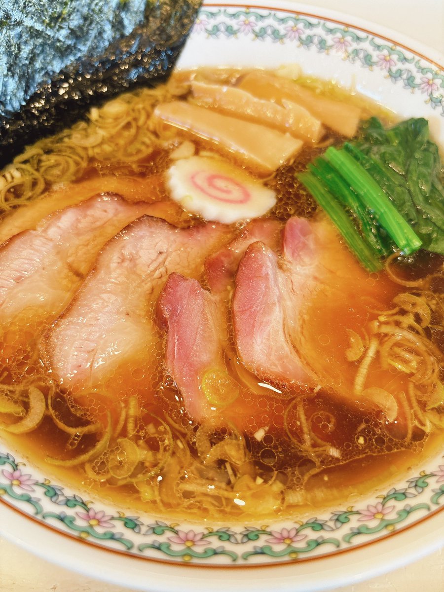 nyankomasimasi's tweet photo. アディクトン@木更津市下望陀

醤油チャーシュー麺
焼豚ご飯

最近安定してる気がする。暑くなってきたからラーメンにもう少し塩効かせせてくれると助かる😊

#木更津　#ラーメン　#addicton https://t.co/lFIJNx334g