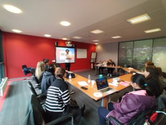 Huge thank you to Prof. Mark Levine, Social Psychologist at Lancaster University who gave an excellent presentation on The Bystander Effect to our Access HE Humanities and Criminology students on Friday. The students found it really inspiring and engaging! #AccesstoHE #HE