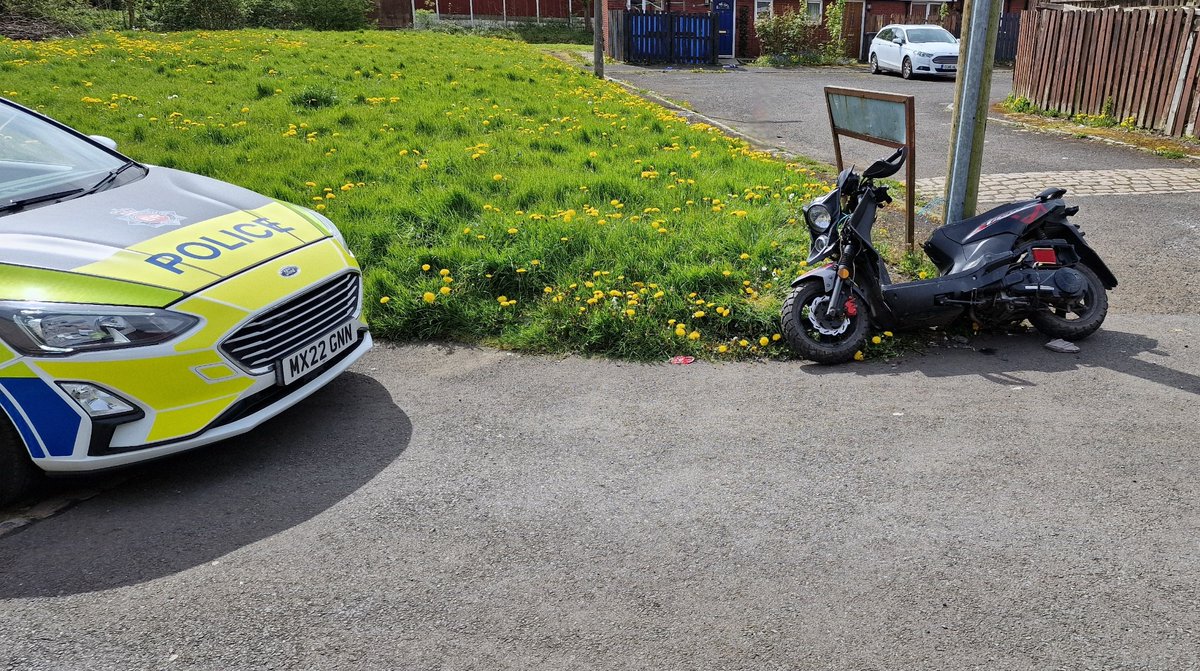 gmptraffic's tweet photo. XQ11 - #TrafficPCSO attended reports of an RTC this afternoon. Transpires that the rider had taken the junction to quick and lost control, no other parties involved.
Driver didn't stay with their VEH afterwards.
VEH recovered by us and keeper inquiries ongoing. https://t.co/qQGF1zCUyP