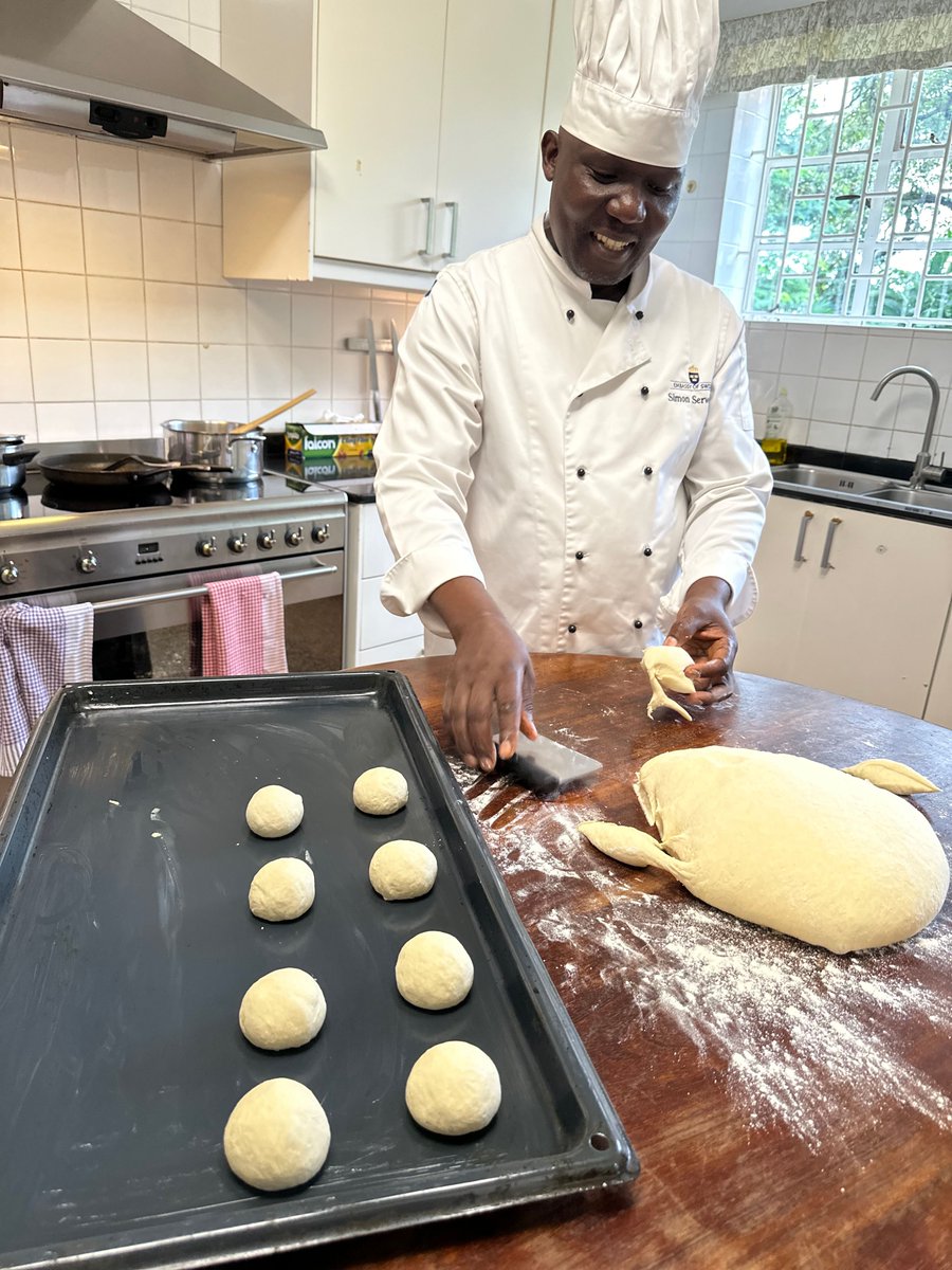 Happy New Month Uganda! and welcome to another episode of the #OurPeople 🇺🇬🇸🇪 series. Meet Simon Sserwadda, the Chef at the Residence of the Swedish Ambassador in Uganda. Catch his story on the Embassy of Sweden in Kampala Facebook page.