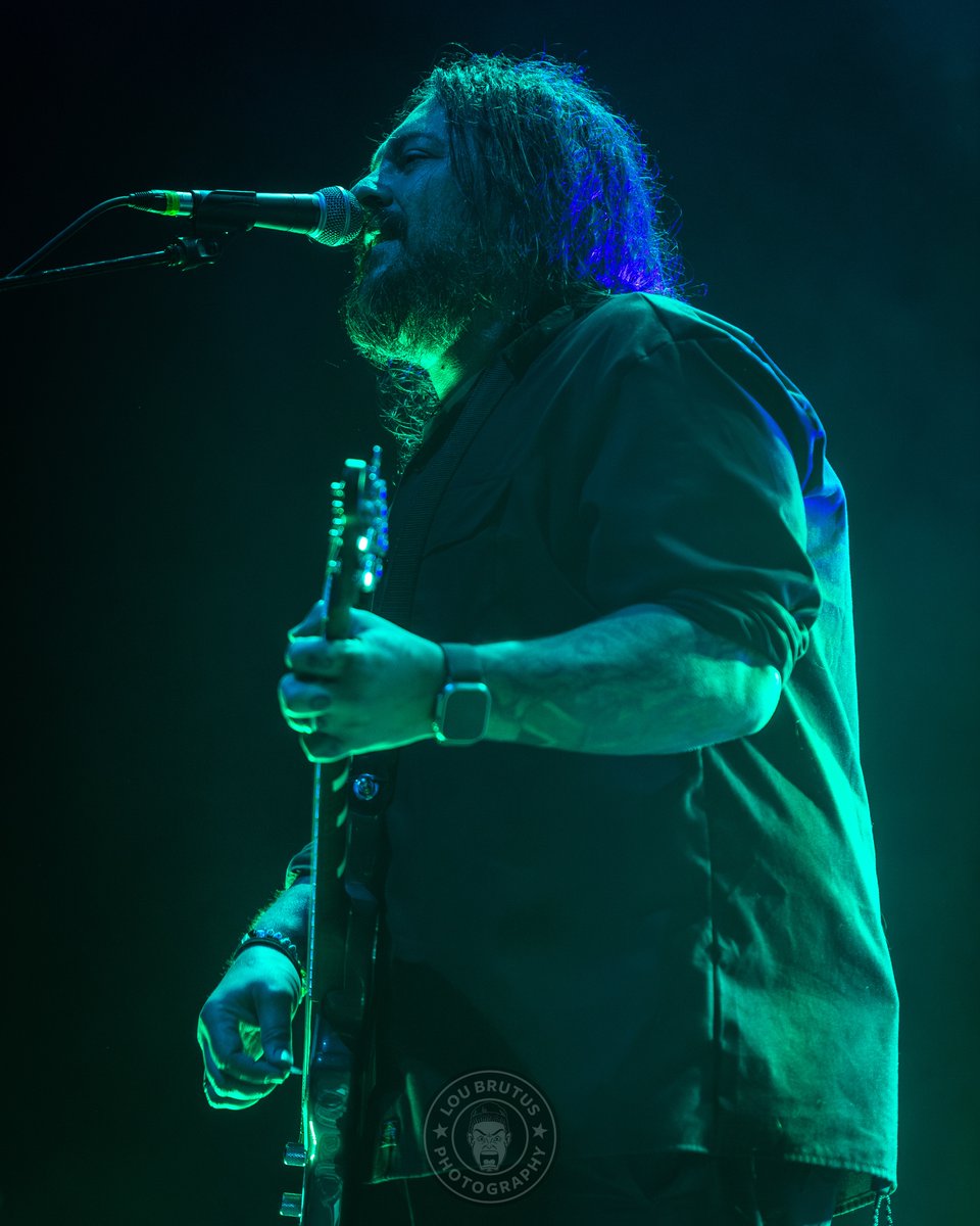 SEETHER! Shaun Morgan of @Seether onstage at @CFGBankArena for the @98Rock Spring Fling in Baltimore MD. Watch for them as they continue on The Tailgate Tour. Can't fight the Seether! #Seether
