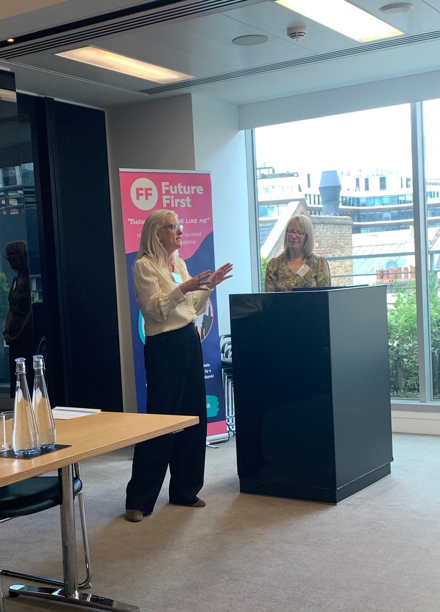 'Be clear on why you are raising money. What is the need? What will the impact be?' Wise words from Louise Bennett, IDPE and Ilona Cains, Sir William Borlase's School #careersconference #alumni @IDPE_Europe