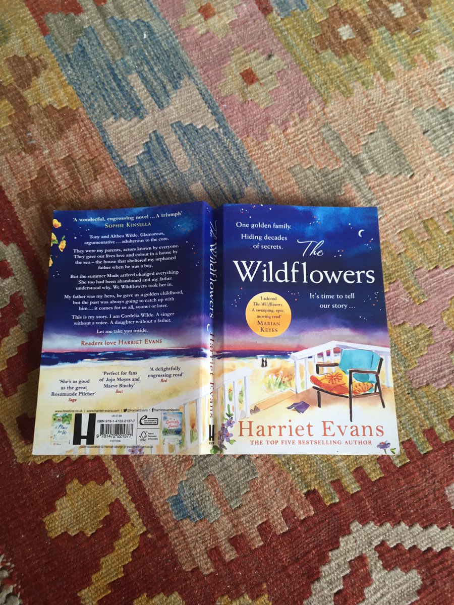 I’m a bit of a, um, floozy when it comes to books! One minute I’m in love with this one, then another one grabs my heart & yet another proves irresistible! My current object of adoration: the wonderful & evocative family saga #TheWildflowers @HarrietEvans which I can’t put down